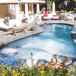 https://oasi-panarea-island.sicilyhotelsitaly.net