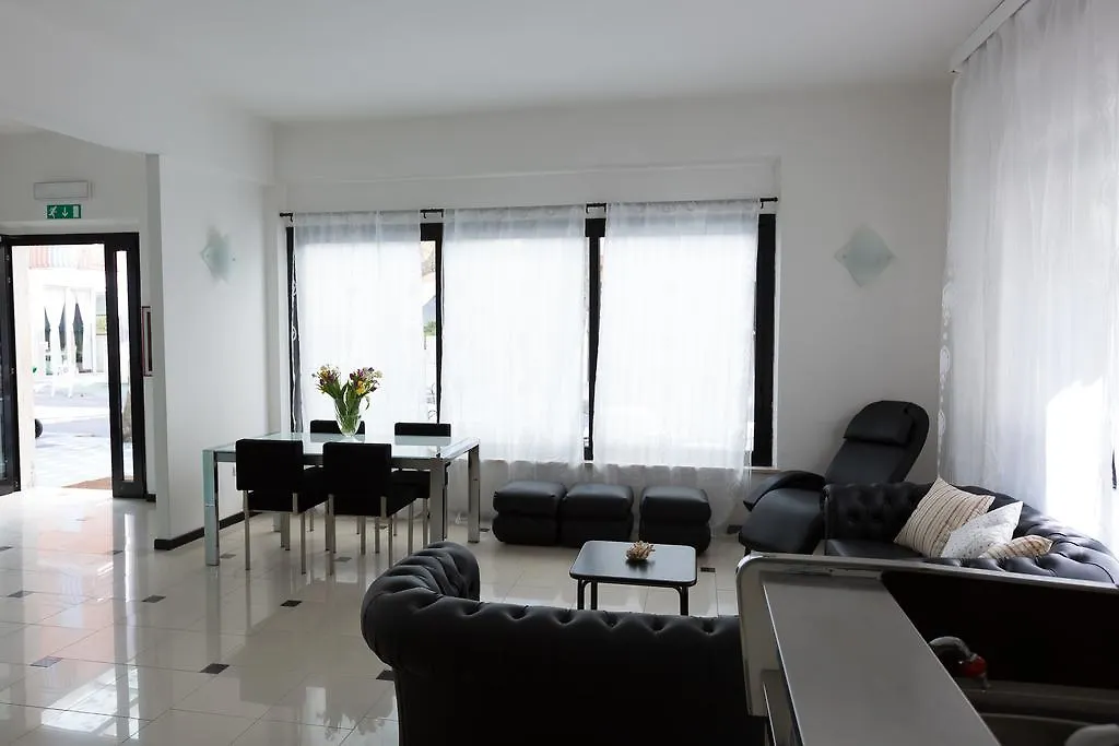 Hotel Ginevra Cattolica 0*,