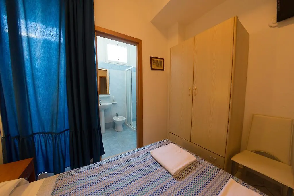 Hotel Ginevra Cattolica 0*,