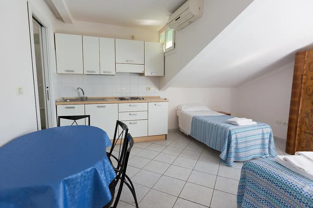 Hotel Ginevra Cattolica 0*,  Italy